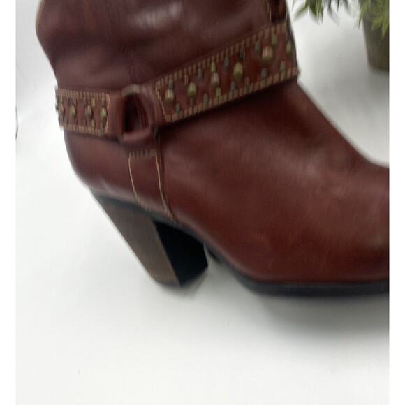 SOFT Boots Brown Red Leather Ankle Bootie Side Zip Western Harness Style 8.5W - Picture 12 of 12